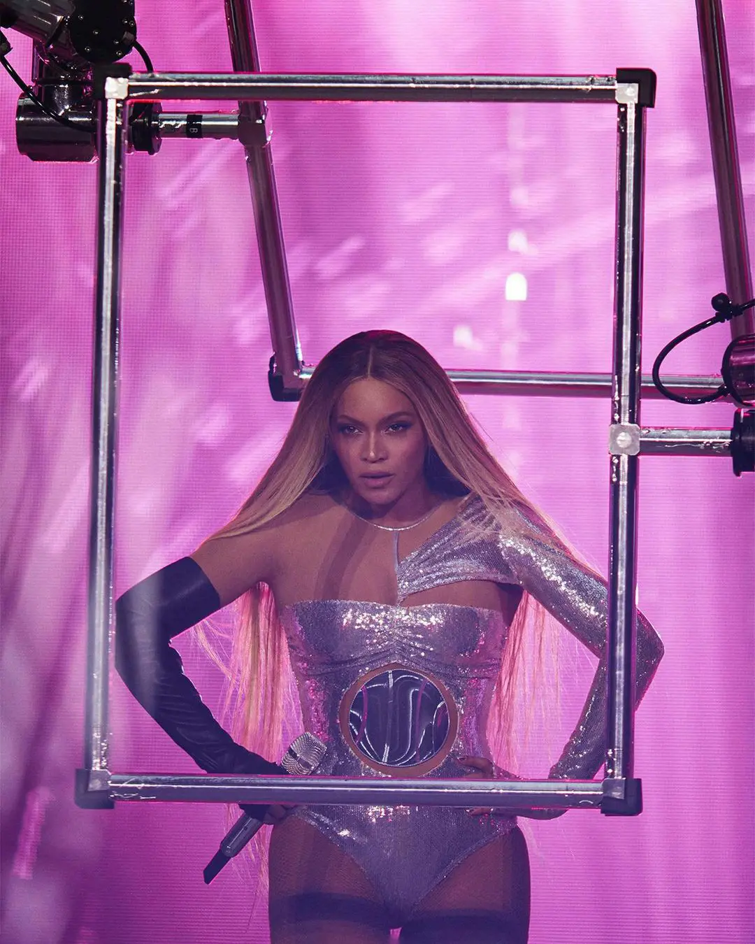 The Bey Hive buzzing the stage in Amsterdam, Netherlands