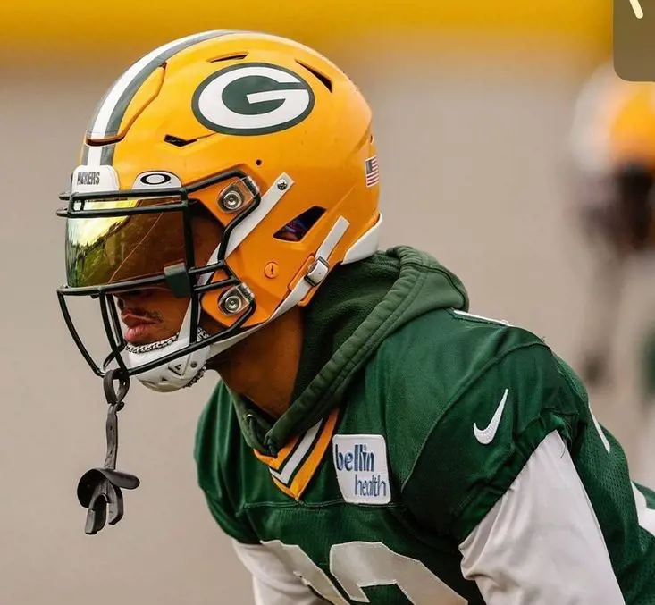 A tinted visor will help in gaining passing advantage over opponents 