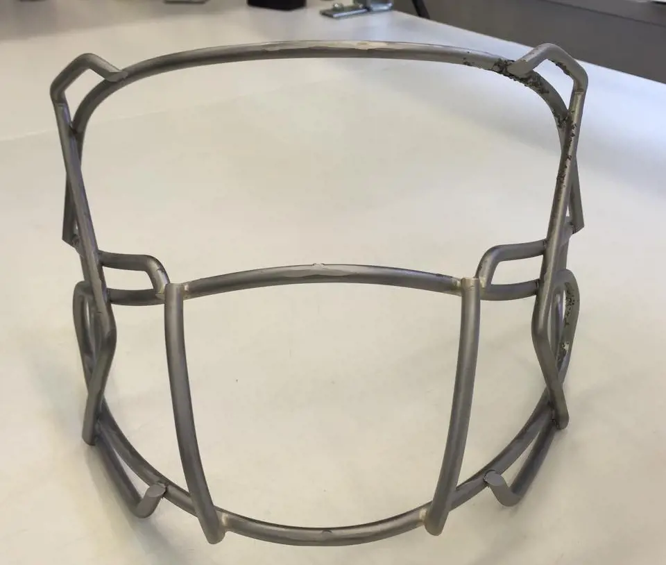 Xenith prime has made a facemask that has vertical bars design on the sides