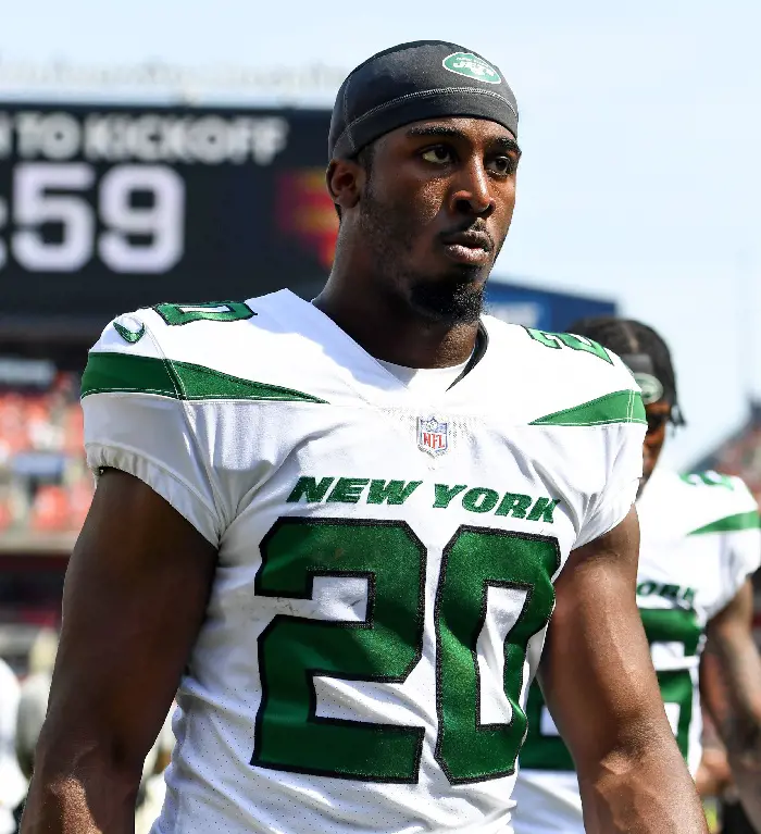 Hall was a star RB during his debut year for the Jets.