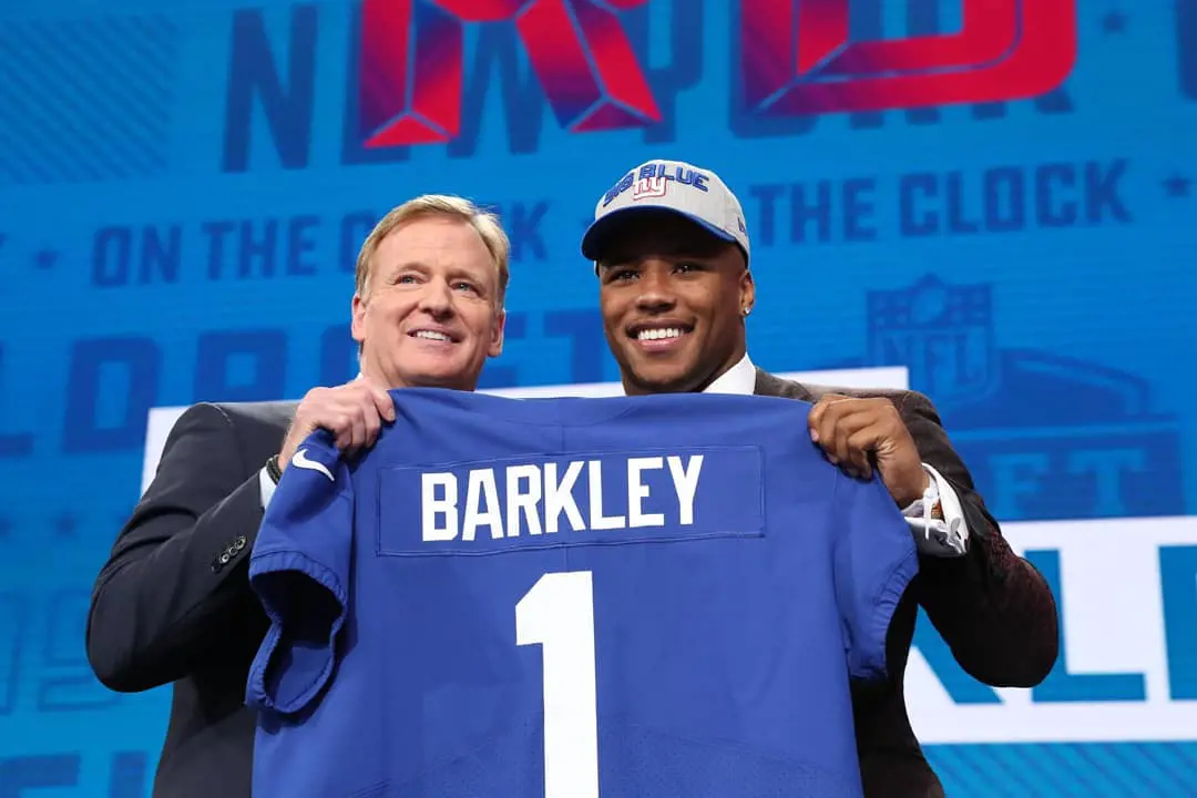 Barkley at the contract signing event with the Giants in 2018