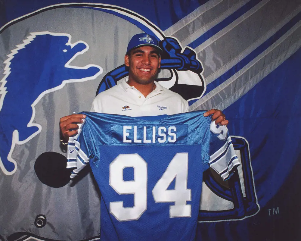 The son of Luther, Christian Elliss is also a part of the league and serves as special teams player for Philadelphia Eagles