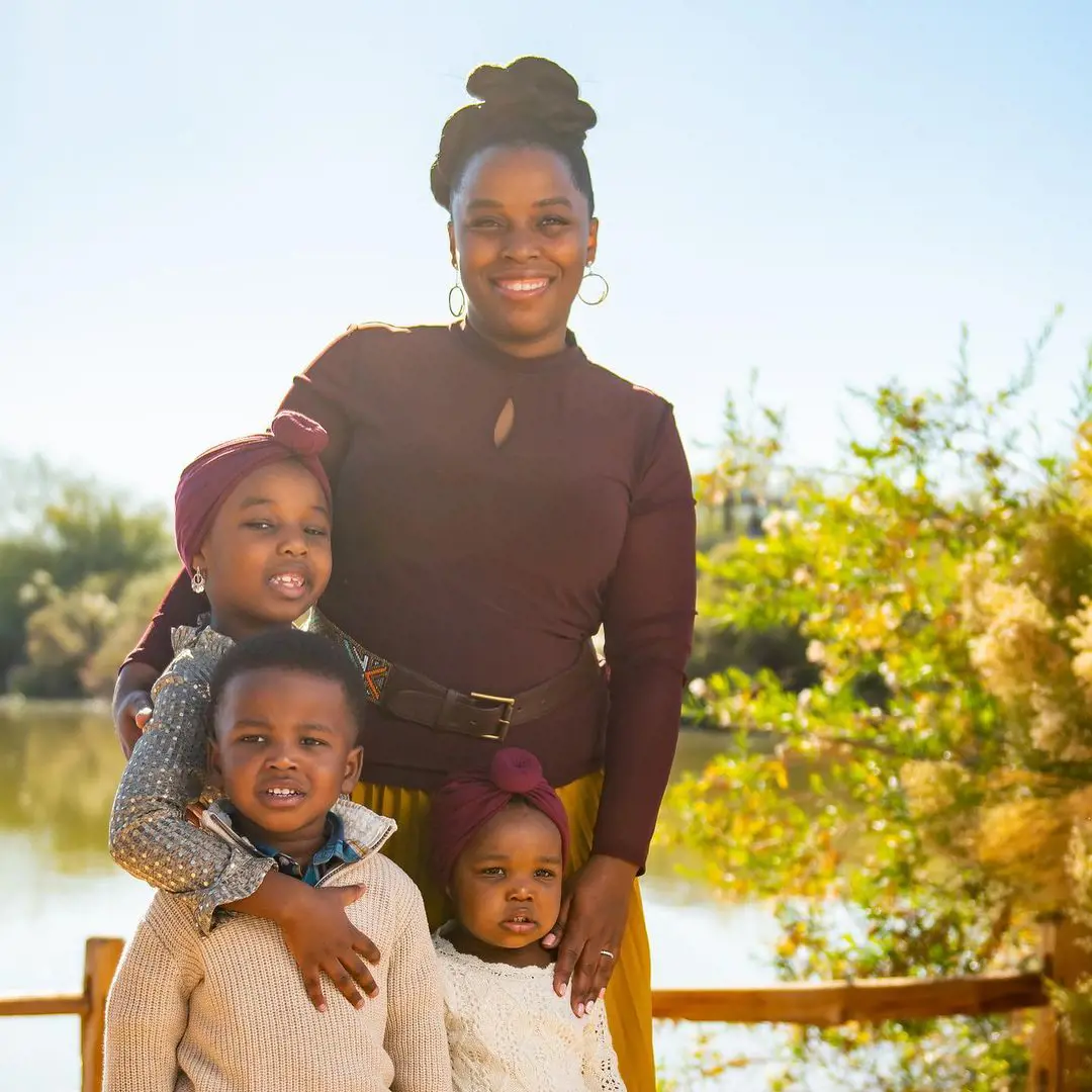 Kelvin has three kids, with Kalena being the oldest and Janelle being the youngest.