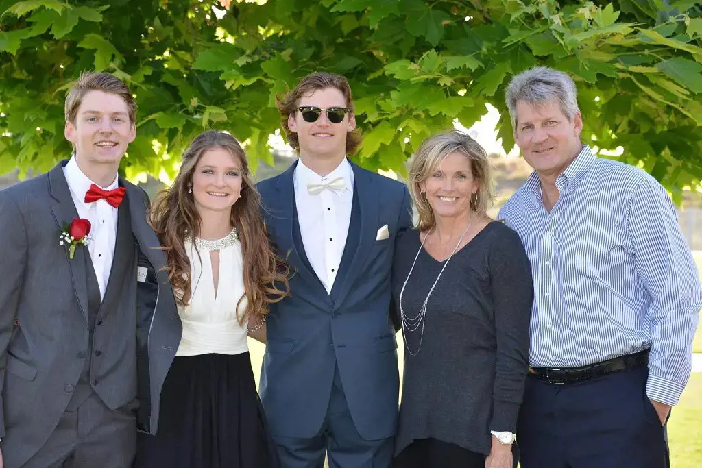Grant with his folks and siblings in 2016 (from left to right), his brother Andrew, sister Claire, Grant, mother Diane, and father Chris.