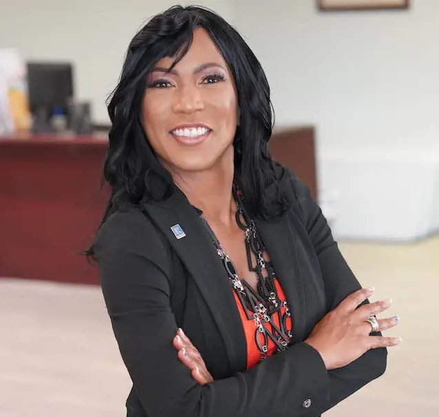 Tahisia has been working in the real-estate business since 2019