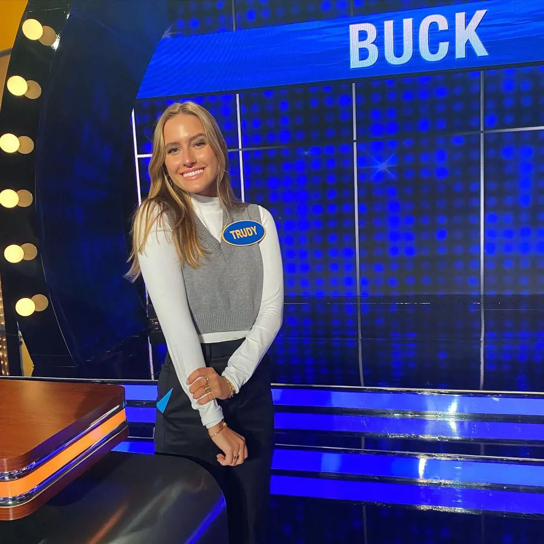 Michelle Beisner-Buck joined ESPN as a NFL features reporter in 2014.